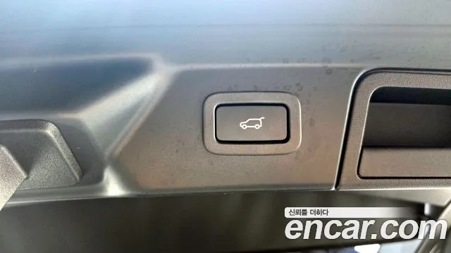2018 Land Rover Range Rover Velar 3.0 P380 R-Dynamic SE Sold VIN SALYA2BV4JA740000 – dashboard