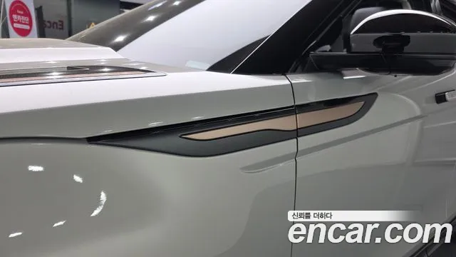 2025 Land Rover Range Rover Evoque 2nd Gen P250 Dynamic SE Sold VIN SALZA2BX1SH277196 – interior seats