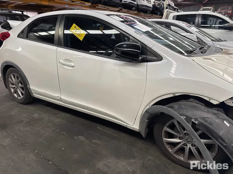 2013 Honda Civic Used VIN SHHFK2740DU300749 – trunk area