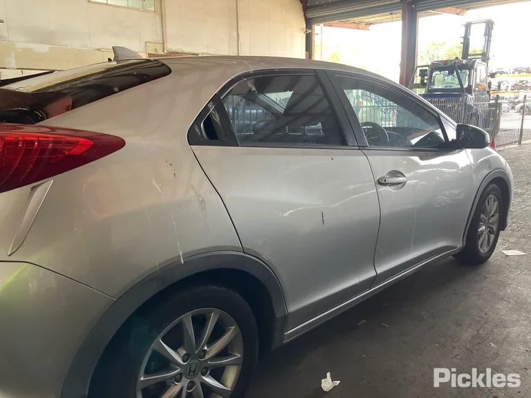 2013 Honda Civic Used VIN SHHFK2740DU306239 – engine bay 2013 Honda Civic Used VIN SHHFK2740DU306239 – engine bay