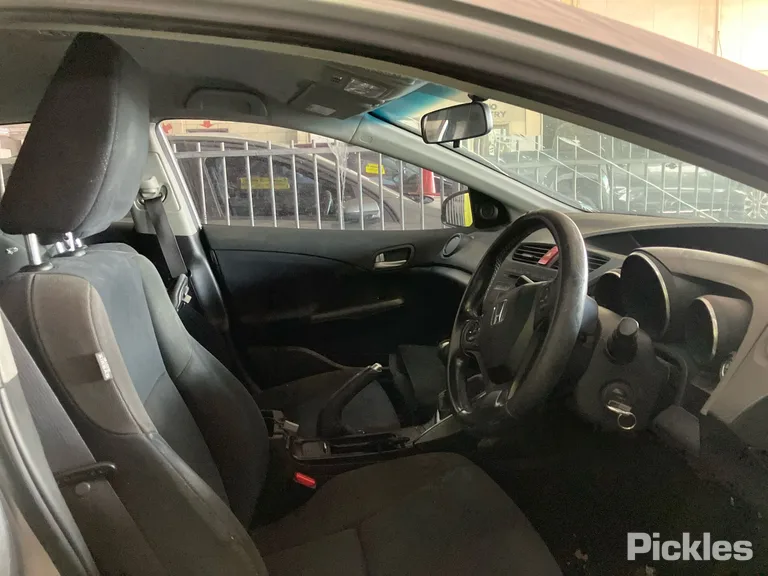 2013 Honda Civic Used VIN SHHFK2740DU306239 – trunk area 2013 Honda Civic Used VIN SHHFK2740DU306239 – trunk area