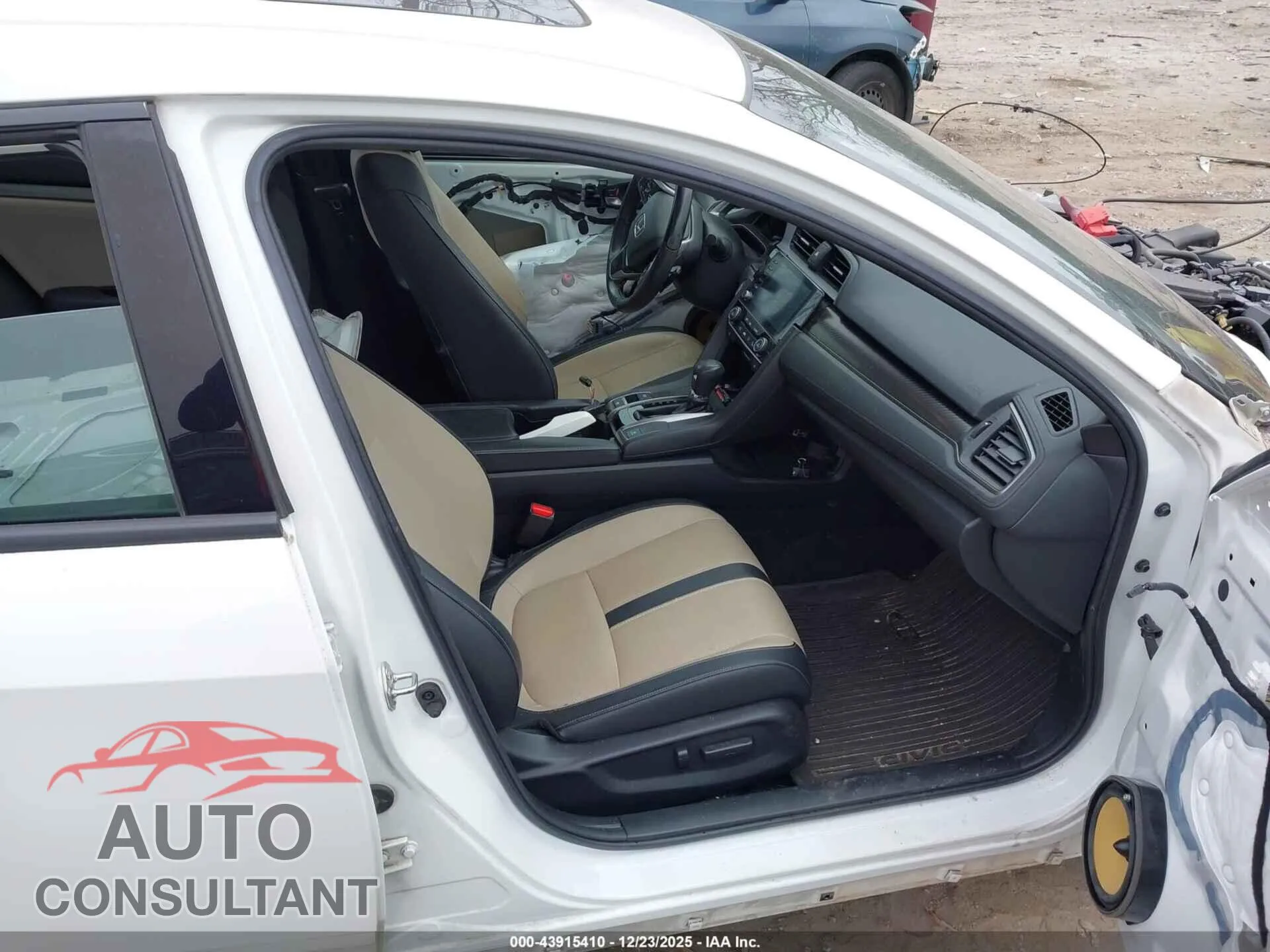 2019 HONDA CIVIC Damaged VIN SHHFK7H99KU229232 – interior seats