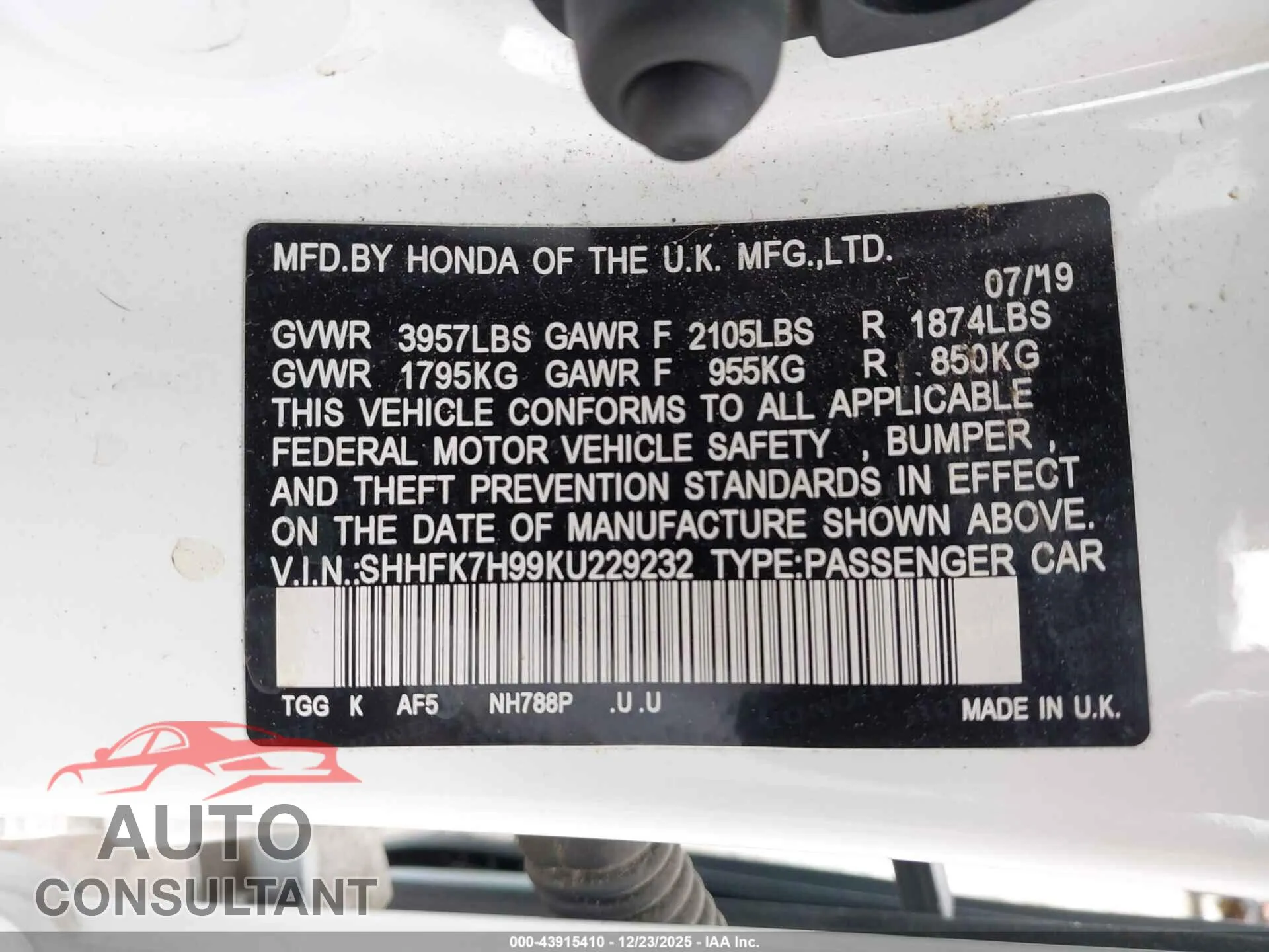 2019 HONDA CIVIC Damaged VIN SHHFK7H99KU229232 – trunk area