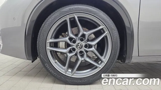 2017 Infiniti Q30 2.0 Premium Sold VIN SJKCH53E2HA043767 – front exterior
