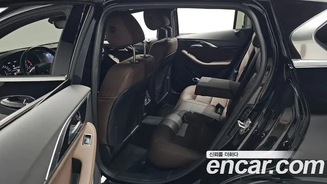 2019 Infiniti Q30 2.0 Cafe Teak Sold VIN SJKCH53E2KA013689 – photo 11 2019 Infiniti Q30 2.0 Cafe Teak Sold VIN SJKCH53E2KA013689 – photo 11