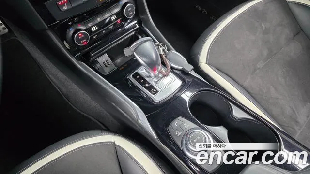 2017 Infiniti Q30 2.0 Premium Sold VIN SJKCH53E5HA060028 – front exterior