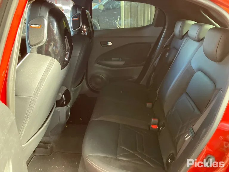 2020 Nissan JUKE Used VIN SJNFAAF16A1027068 – interior seats