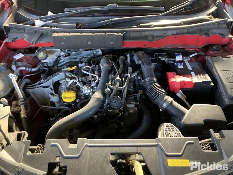 2020 Nissan JUKE Used VIN SJNFAAF16A1027068 – engine bay
