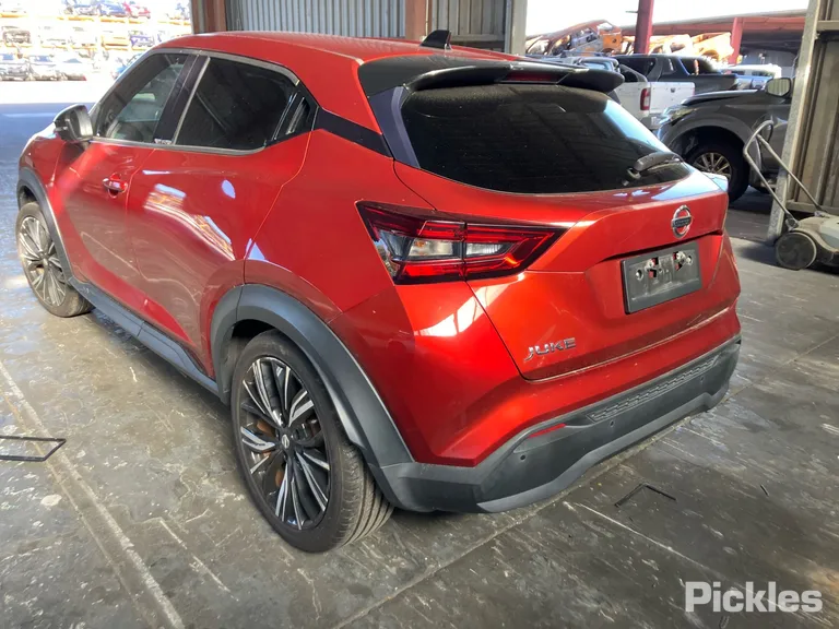 2020 Nissan JUKE Used VIN SJNFAAF16A1027068 – exterior detail