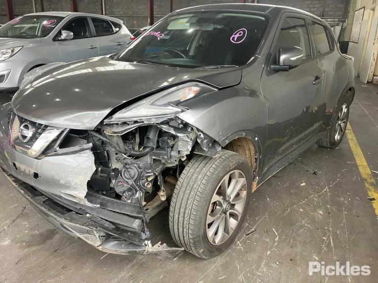 2016 Nissan JUKE Used VIN SJNFBAF15A7202031 – trunk area