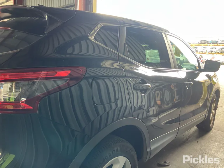 2018 Nissan QASHQAI Used VIN SJNFBAJ11A2322641 – exterior detail 2018 Nissan QASHQAI Used VIN SJNFBAJ11A2322641 – exterior detail