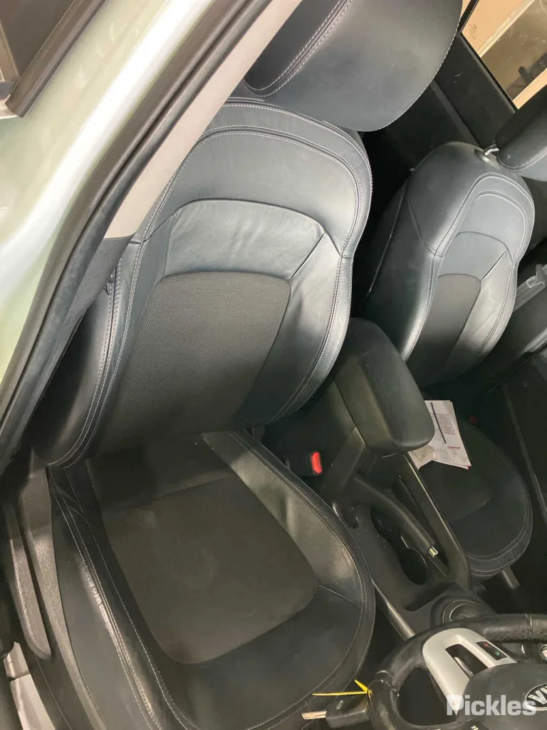 2013 Kia Sportage Damaged VIN U5YPC813SDL333622 – dashboard