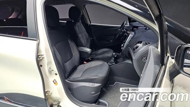 2017 Renault QM3 LE Sold VIN VF12RGJ1DHW704733 – interior seats 2017 Renault QM3 LE Sold VIN VF12RGJ1DHW704733 – interior seats