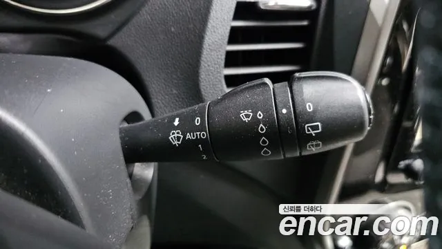 2017 Renault QM3 LE Sold VIN VF12RGJ1DHW704733 – trunk area 2017 Renault QM3 LE Sold VIN VF12RGJ1DHW704733 – trunk area