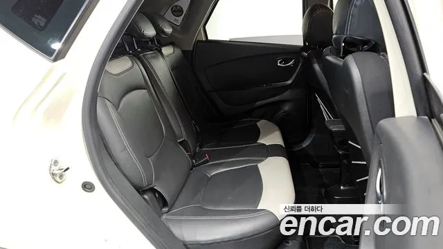 2017 Renault QM3 LE Sold VIN VF12RGJ1DHW747285 – interior seats