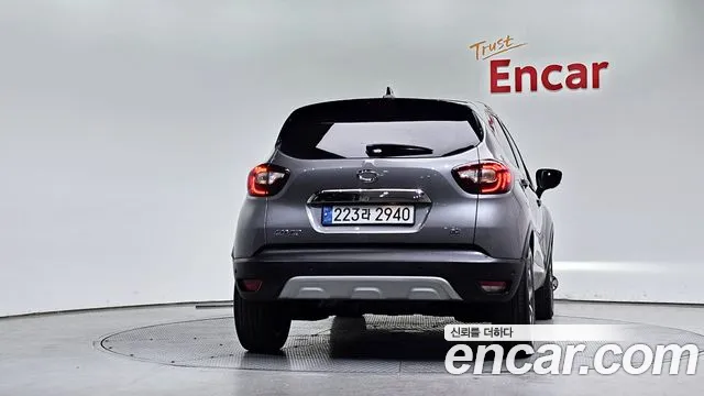 2018 Renault New QM3 RE Sold VIN VF12RS01AJW106839 – trunk area