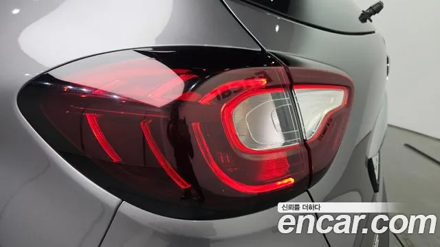 2018 Renault New QM3 RE Sold VIN VF12RS01AJW106839 – photo 13
