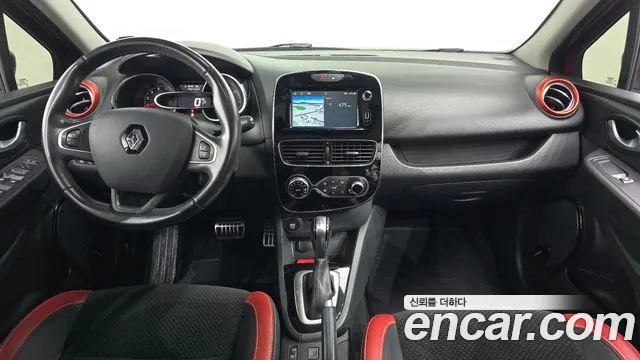 2018 Renault Clio Intens Sold VIN VF15RBJ0DJR024915 – dashboard