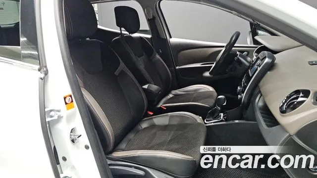 2018 Renault Clio Intens Sold VIN VF15RBJ0DJR437981 – dashboard