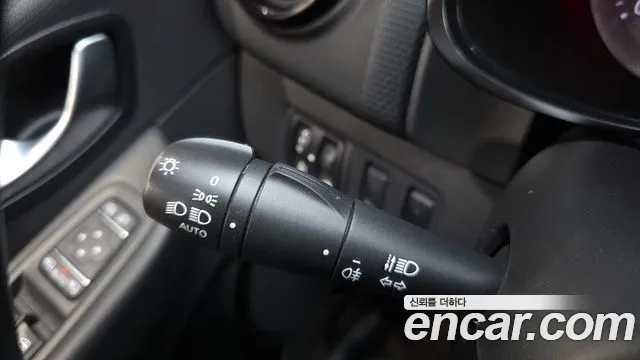 2018 Renault Clio ZEN Sold VIN VF15RBJ0DJR489326 – exterior detail