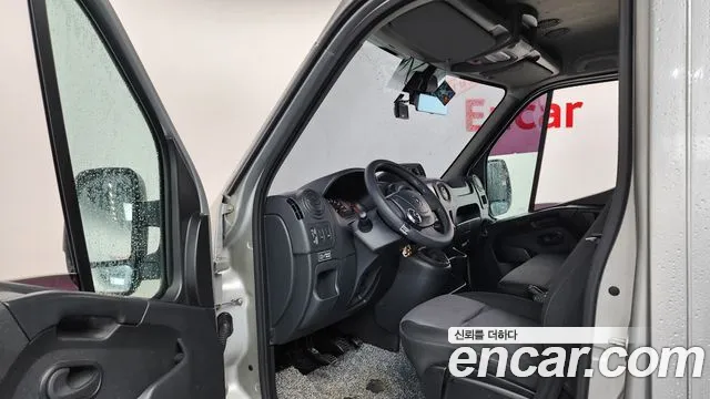 2019 Renault Master 2.3 13-Seater Sold VIN VF1ME0003KB031770 – trunk area