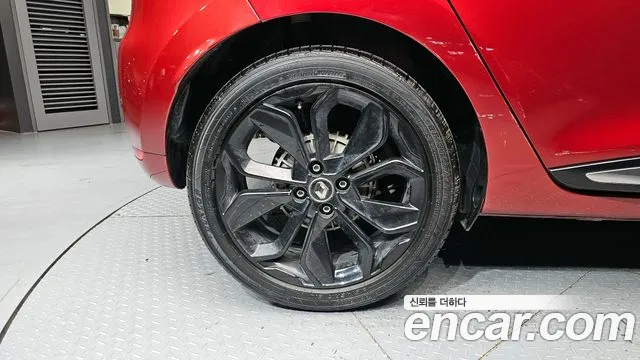 2019 Renault Clio Intens Panoramic VIN VF1R98000KR736316