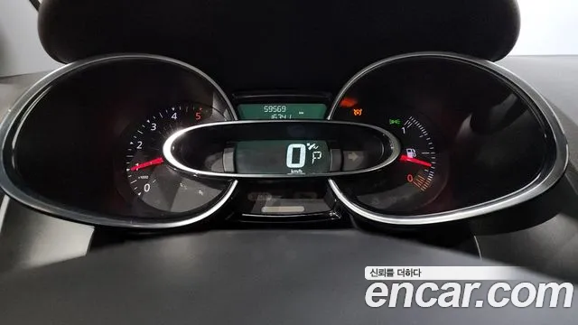 2019 Renault Clio Intens Panoramic Sold VIN VF1R98004KR930816 – photo 18