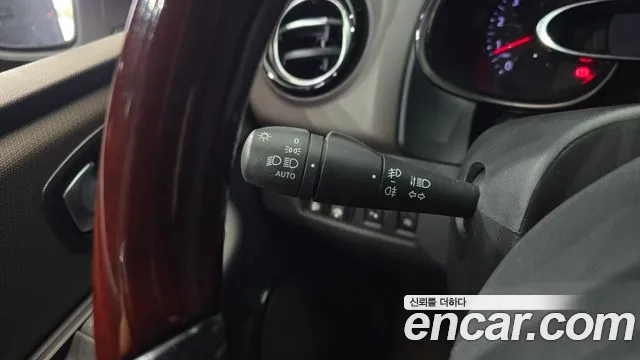 2019 Renault Clio Intens Panoramic Sold VIN VF1R98005KR775855 – dashboard