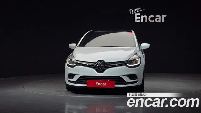 2019 Renault Clio Intens Panoramic Sold VIN VF1R98005KR775855 – odometer reading