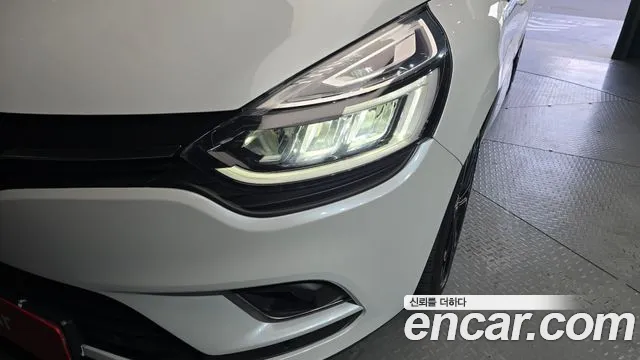 2019 Renault Clio Intens Panoramic Sold VIN VF1R98005KR775855 – photo 21