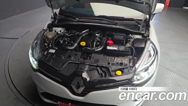 2019 Renault Clio Intens Panoramic Sold VIN VF1R98005KR775855 – photo 24