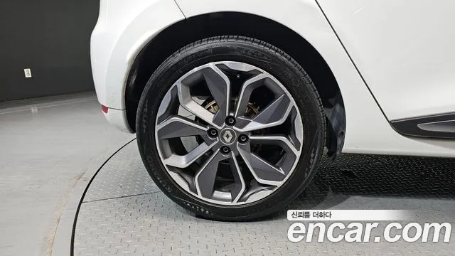 2019 Renault Clio ZEN VIN VF1R98005KR904760
