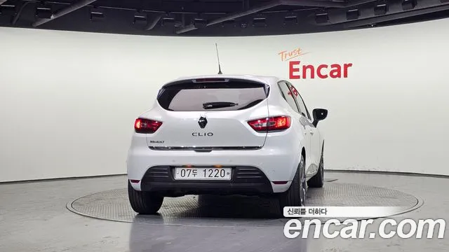 2019 Renault Clio ZEN Sold VIN VF1R98005KR904760 – side profile