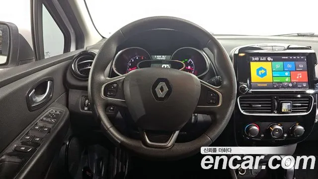 2019 Renault Clio ZEN Sold VIN VF1R98005KR904760 – trunk area