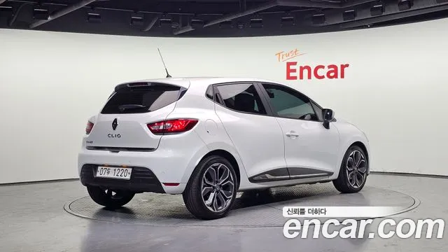2019 Renault Clio ZEN Sold VIN VF1R98005KR904760 – photo 17