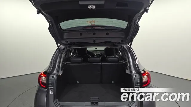 2019 Renault New QM3 RE Sold VIN VF1S87009KW931010 – trunk area
