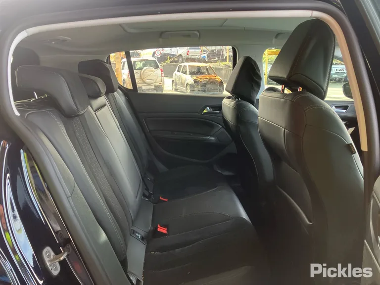 2015 Peugeot 308 Used VIN VF3L35GXVES266274 – rear exterior 2015 Peugeot 308 Used VIN VF3L35GXVES266274 – rear exterior