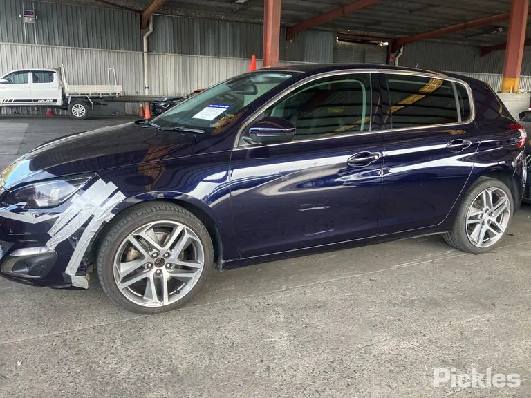 2015 Peugeot 308 Used VIN VF3L35GXVES266274 – photo 14 2015 Peugeot 308 Used VIN VF3L35GXVES266274 – photo 14