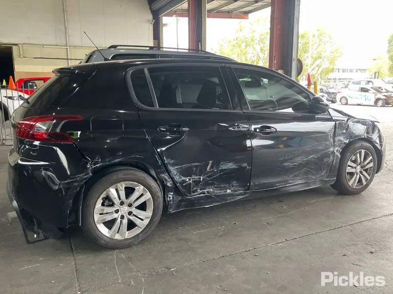 2018 Peugeot 308 Used VIN VF3LPHNWWJS266805 – odometer reading