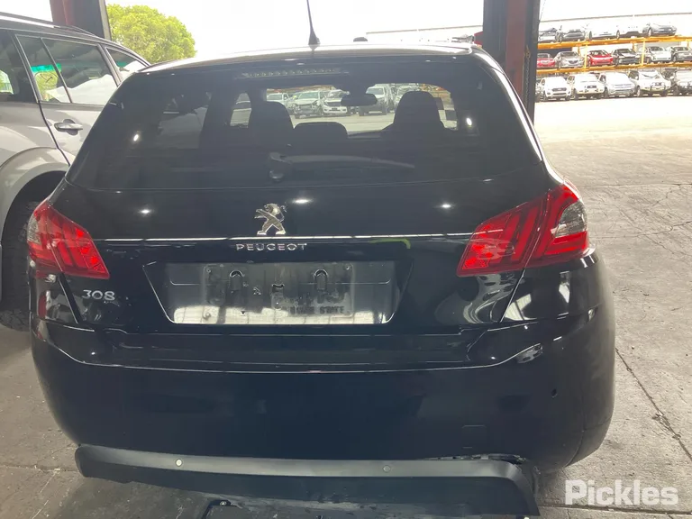 2018 Peugeot 308 Used VIN VF3LPHNWWJS266805 – photo 16