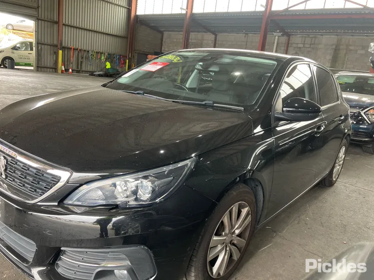 2018 Peugeot 308 Used VIN VF3LPHNWWJS266805 – photo 23
