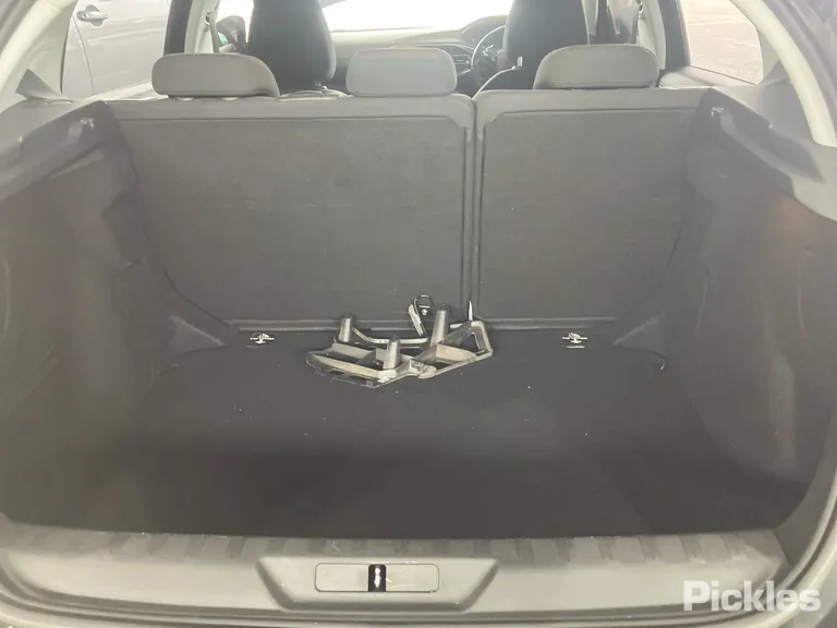2018 Peugeot 308 Used VIN VF3LPHNWWJS266805 – photo 32