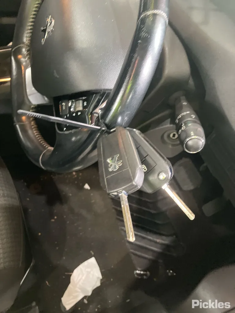 2018 Peugeot 308 Used VIN VF3LPHNWWJS266805 – photo 34