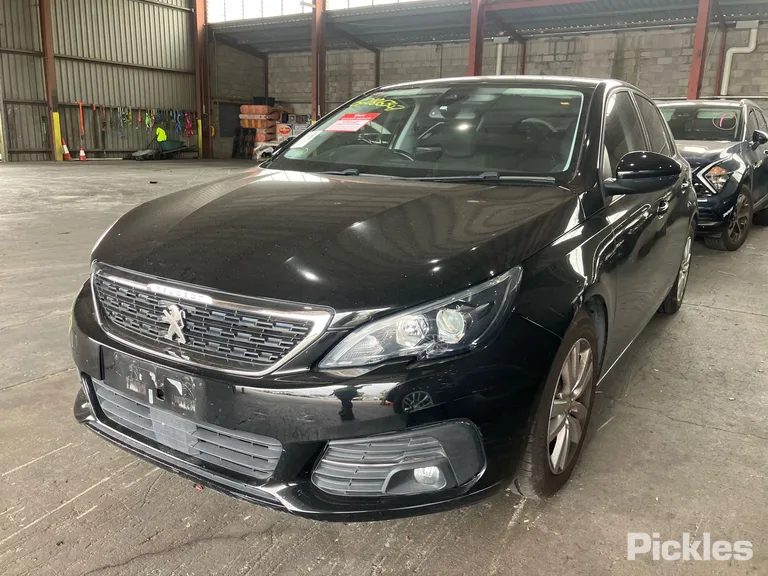 2018 Peugeot 308 Used VIN VF3LPHNWWJS266805 – photo 43