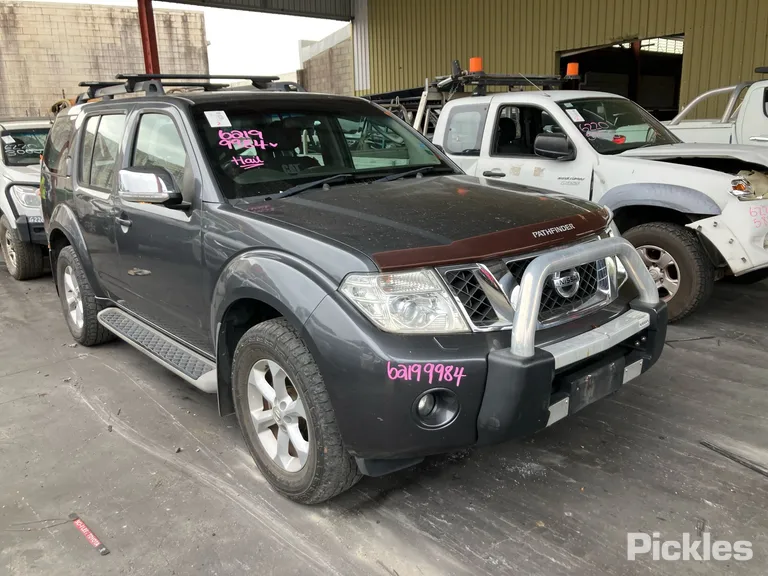 2011 Nissan Pathfinder Used VIN VSKJVWR51A0412265 – engine bay 2011 Nissan Pathfinder Used VIN VSKJVWR51A0412265 – engine bay
