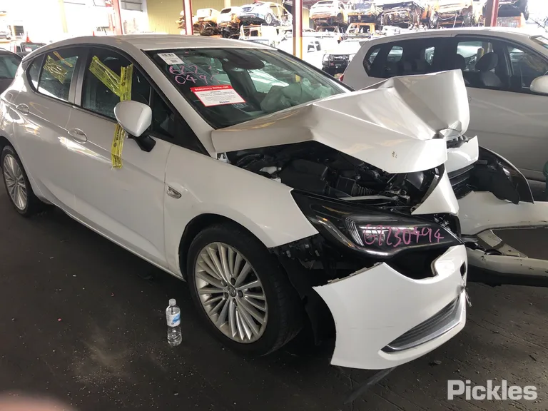 2017 Holden Astra Used VIN W0LBF6ECXHG179727 – exterior detail