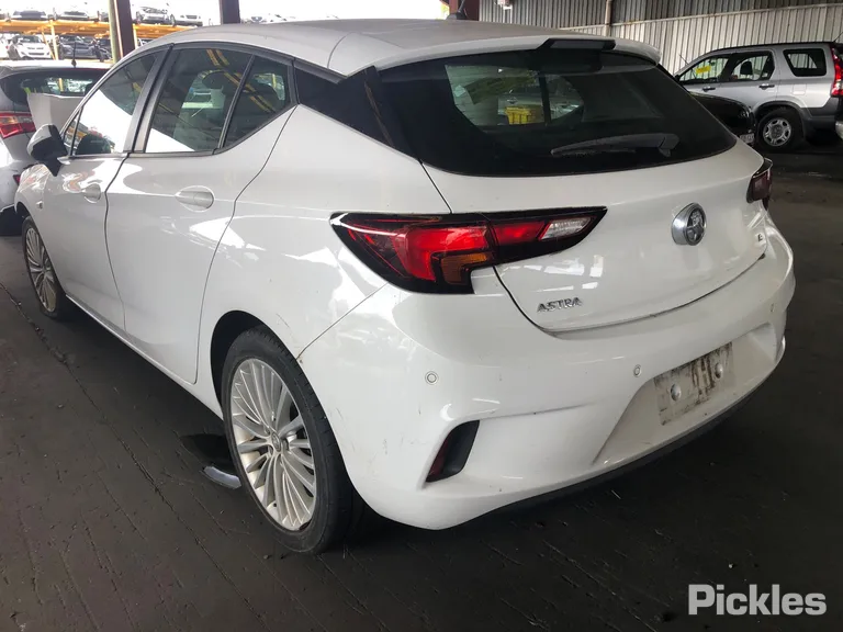 2017 Holden Astra Used VIN W0LBF6ECXHG179727 – photo 13