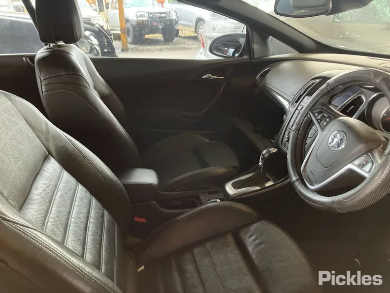 2015 Holden Cascada Used VIN W0LWT3D94GG003334 – interior seats