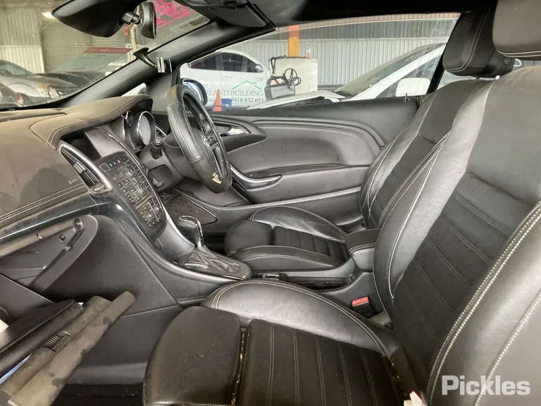 2015 Holden Cascada Used VIN W0LWT3D94GG003334 – photo 23