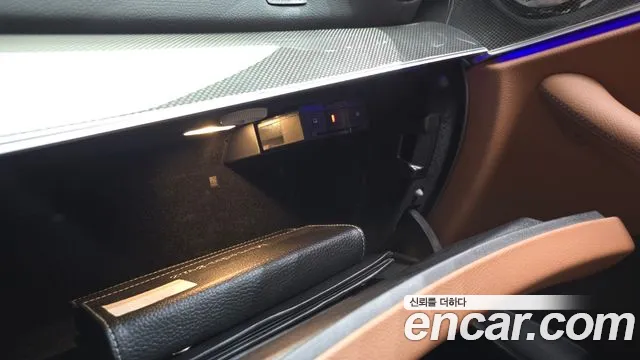 2020 Mercedes-Benz E-Class W213 E450 4MATIC Coupe Sold VIN W1K1J6JBXLF133599 – interior seats